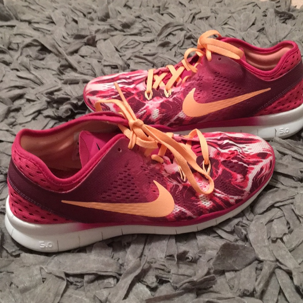 Nike tennis shoes